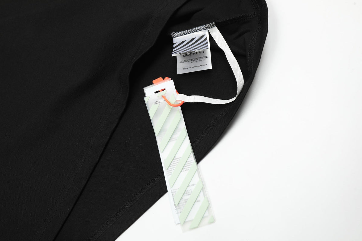Off-White Gradient Arrow Pattern T-Shirt — White / Black