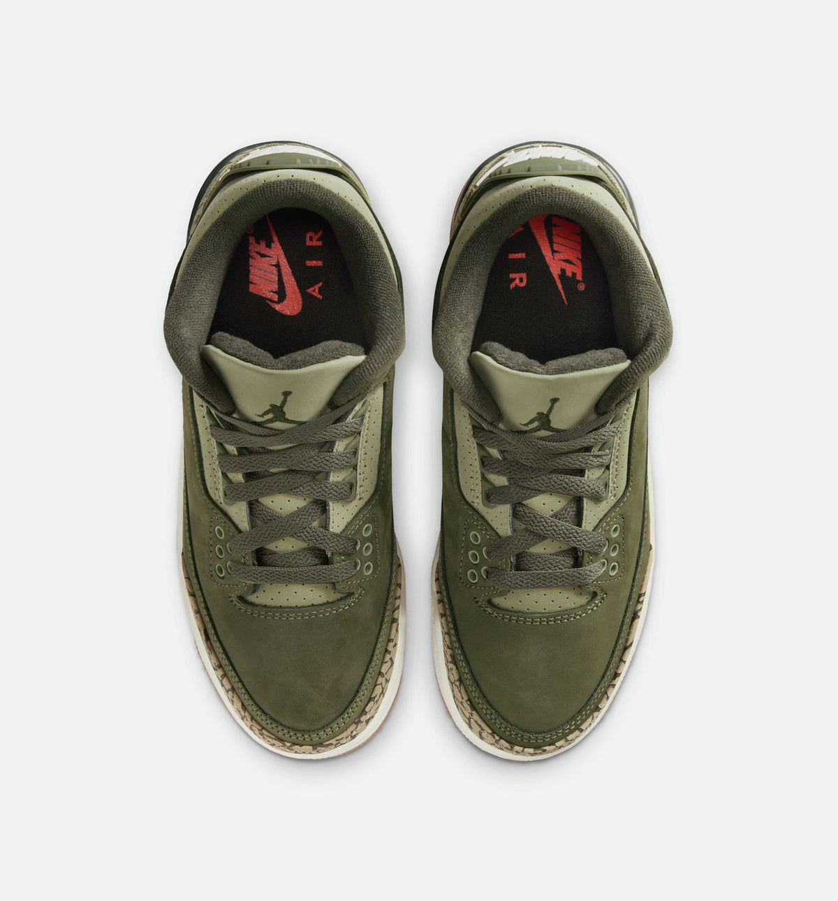 Air Jordan 3 Retro Medium Olive – Grade School Lifestyle Shoe in Medium Olive/Sequoia/Neutral Olive/Sail