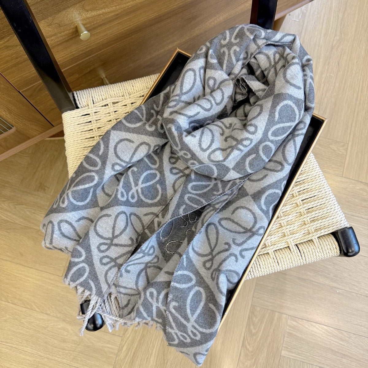 Gray and Beige Loop Pattern Fringed Knitted Scarf